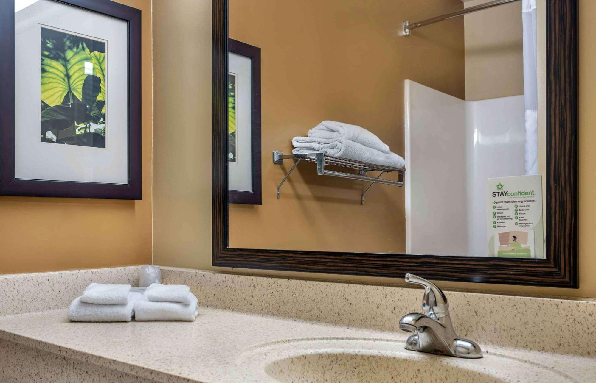 Extended Stay America Suites - Detroit - Canton Buitenkant foto